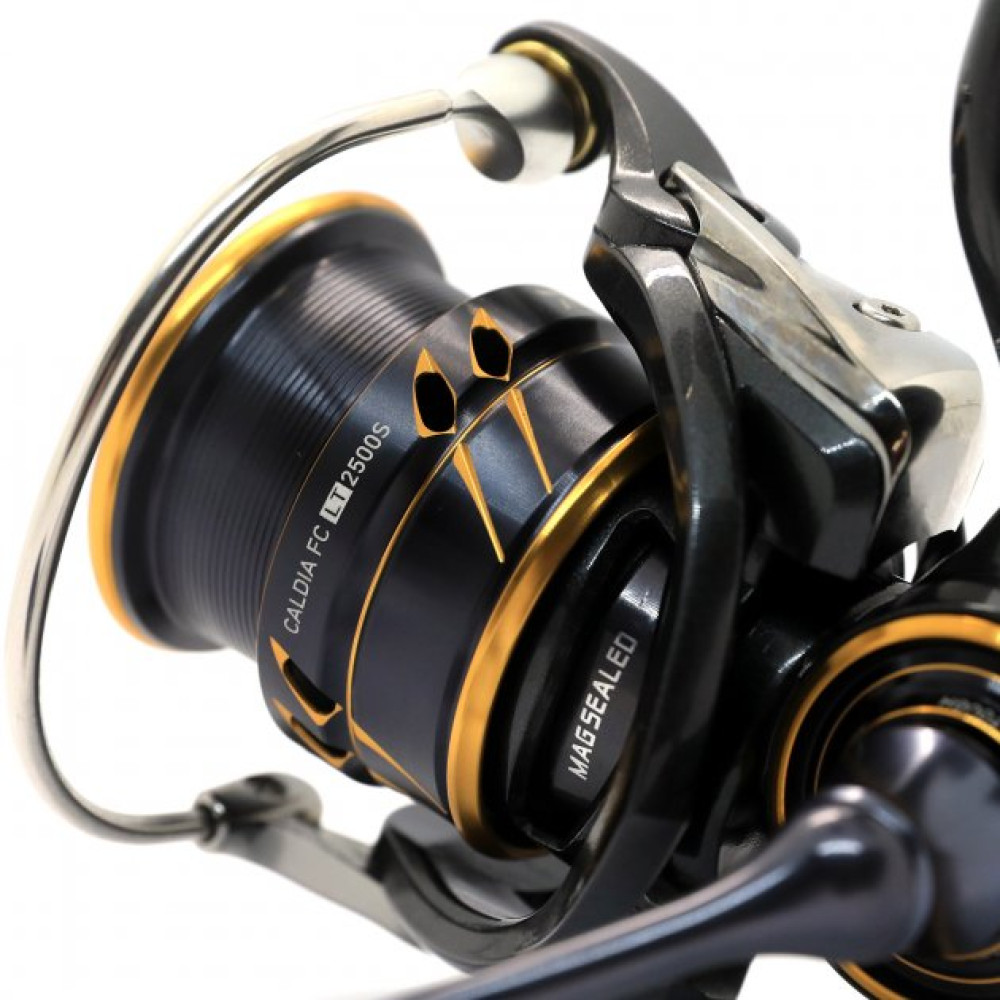Котушка Daiwa Caldia LT 2500S, модель 2021 рік